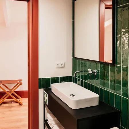 Belion House | Deluxe Attic 302 Apartamento